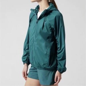 BOGO! Athleta Superset Jacket Windbreaker Teal Borealis Green Size XS